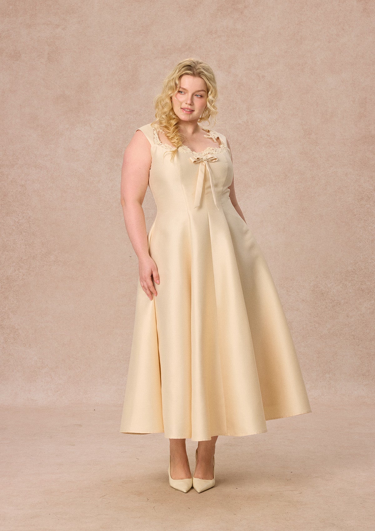 Curve&Plus Castle Vow Dress (White)