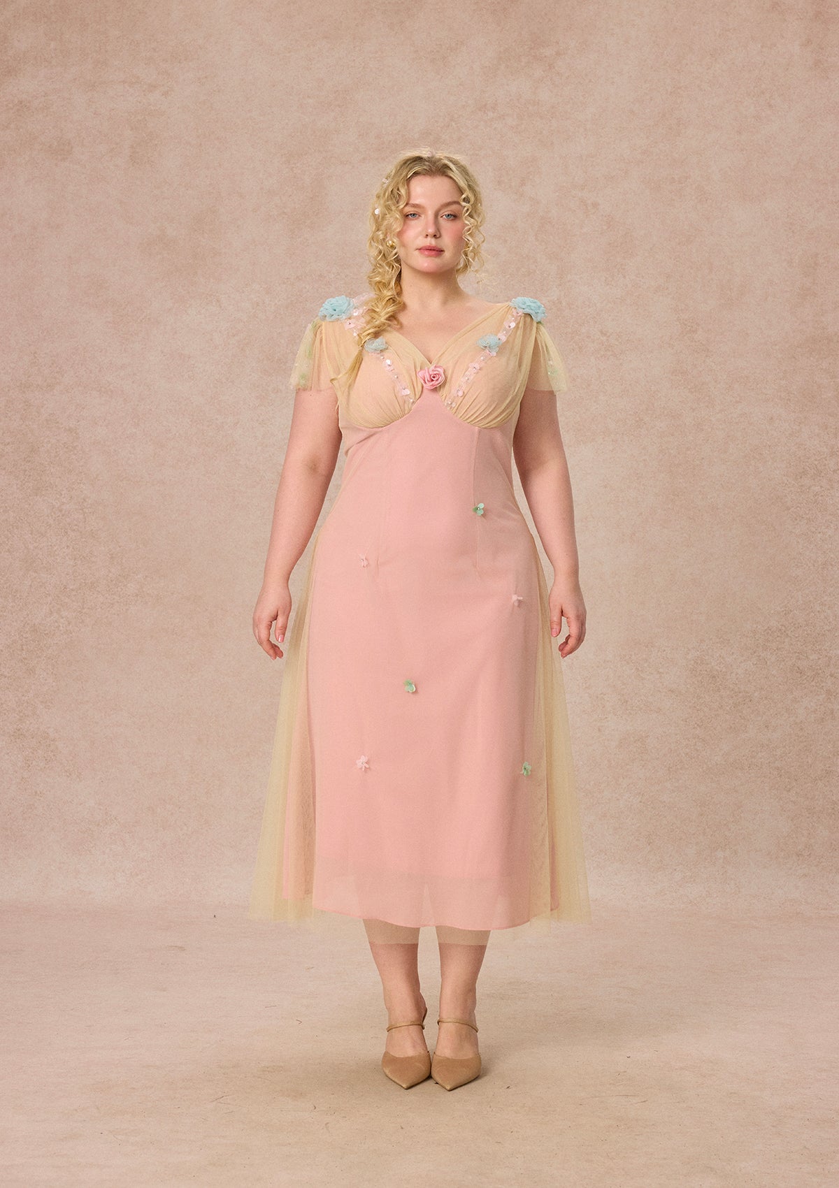 Curve&Plus Wind Perched Rose Quartz Dress
