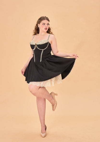 （US Exclusive）Curve & Plus Kate the Schemer Corset Dress