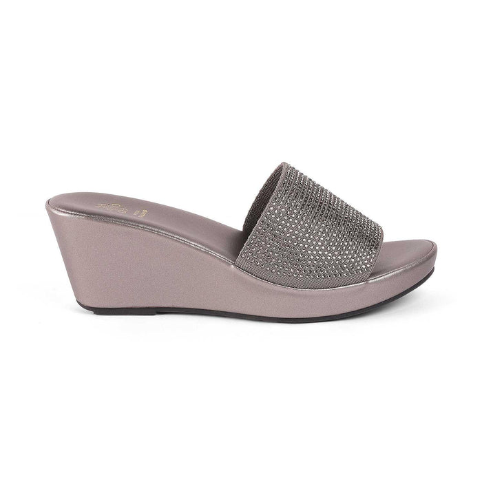 Tosanw Pewter Women's Wedge Sandals Tresmode
