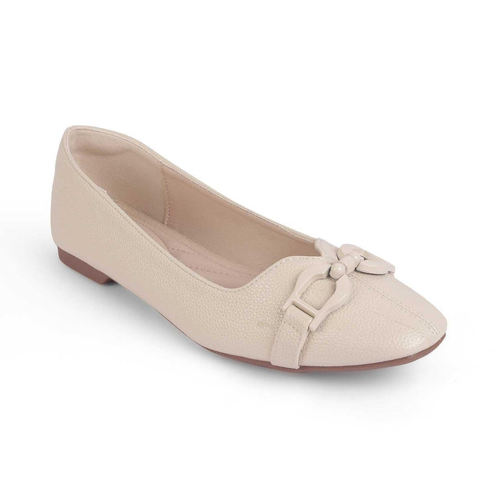 Fare White Women's Almond Shape Ballerinas Tresmode