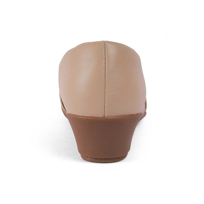 Trevy Beige Women's Round Shape Loafers Tresmode